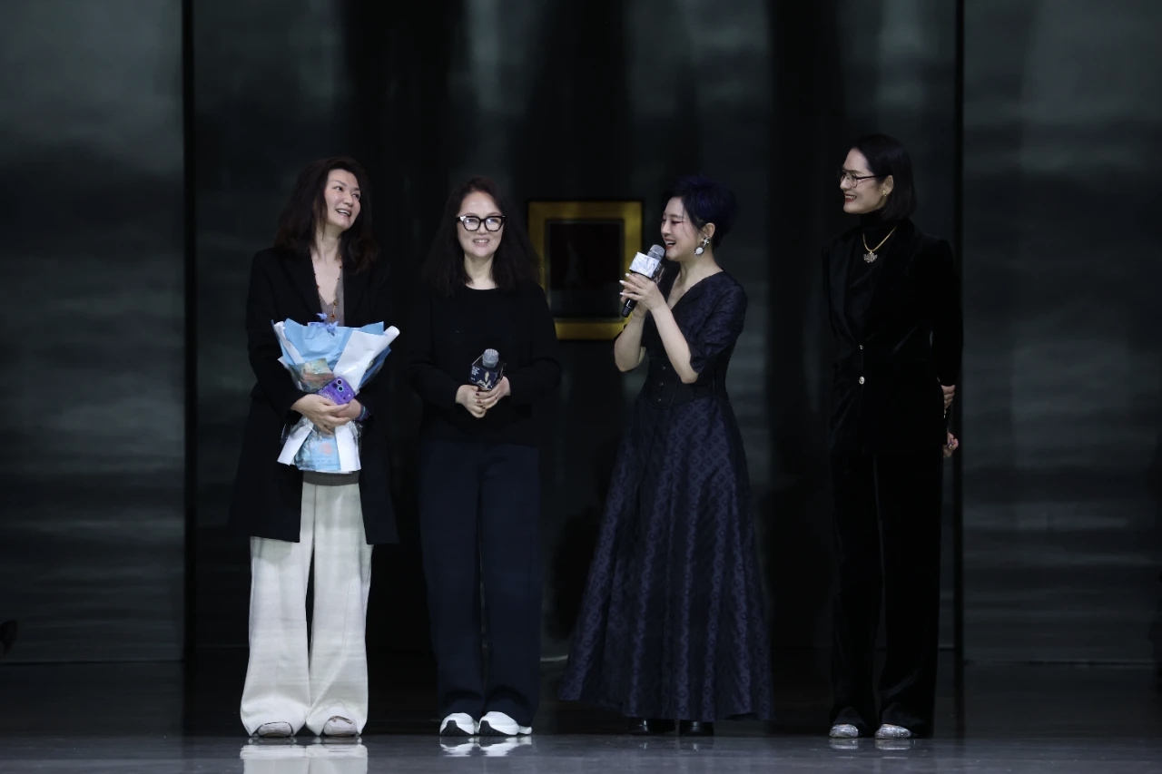 时间的褶皱:记忆、时尚与绘画的共情