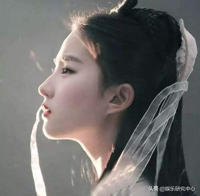 厉害了,刘亦菲是如何拿下阿玛尼代言?