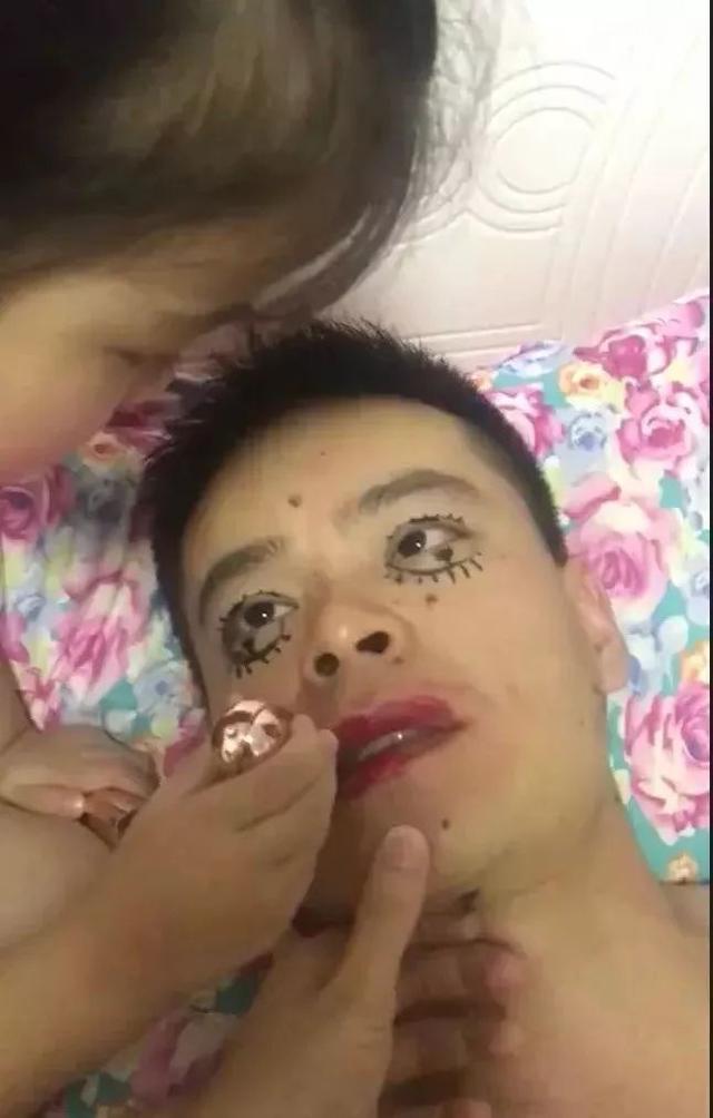 叫你生女儿!叫你生女儿!哈哈哈…连岳云鹏都逃不过被闺女玩坏的命运