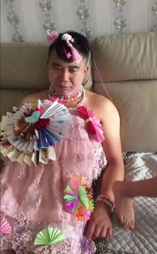 叫你生女儿！叫你生女儿！哈哈哈…连岳云鹏都逃不过被闺女玩坏的命运