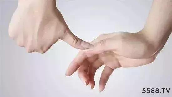 这些人群不适合去刮痧、拔罐、推拿,看看有没有你