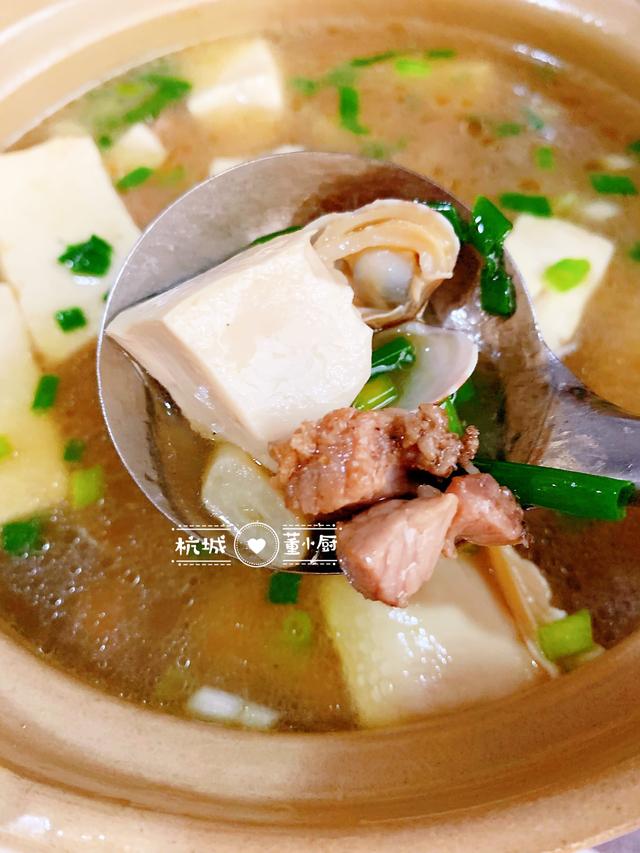豆腐配花蛤,成就一锅神仙汤,美味清淡健康少油,多吃也不怕胖!