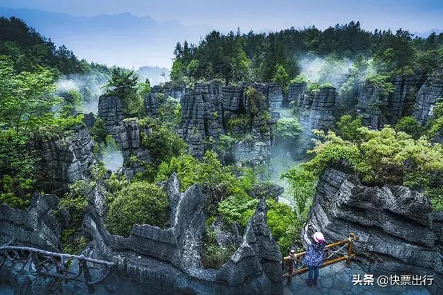 不输亚丁，媲美九寨沟！这个未被开荒的仙境，美到空气都凝固