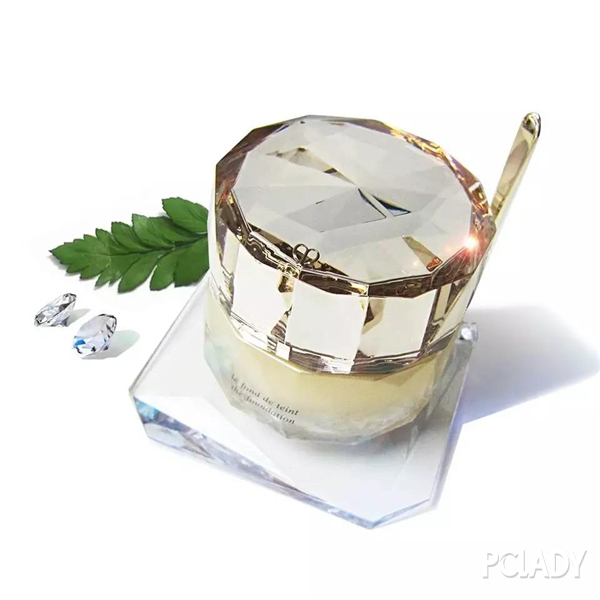 CPB 肌肤之钥晶致润耀粉霜
