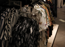 服装业之殇：九成公司上半年业绩下滑