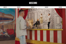 Moschino 上演“木偶”时装秀