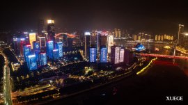 XUEGE 2025重庆地标大秀， 共同探寻时装艺术回响